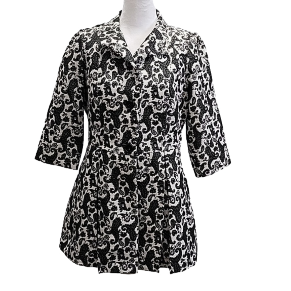 ETHYL COAT SIZE MEDIUM BLACK &WHITE PAISLEY